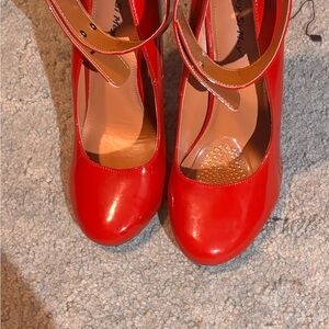 Ultra high lockable stiletto heels